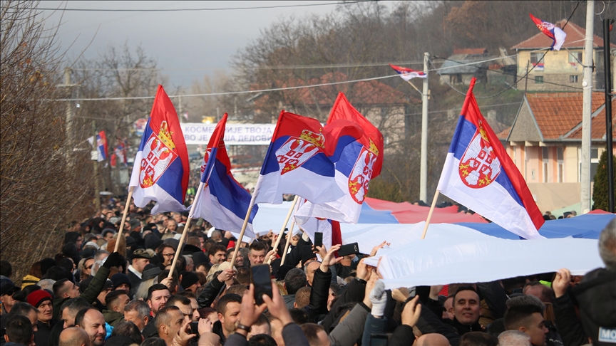 Može li Rusija, unatoč bratskim odnosima, tajno planirati udar na Vučića zbog litija?